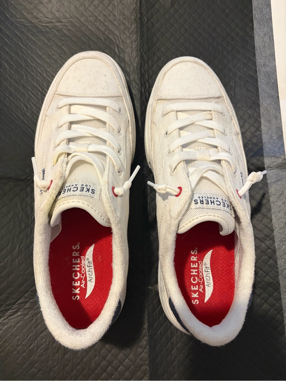 Skechers White Low-Top Sneakers with Red Insoles